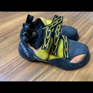 Boreal dharma climbing shoes size 10
